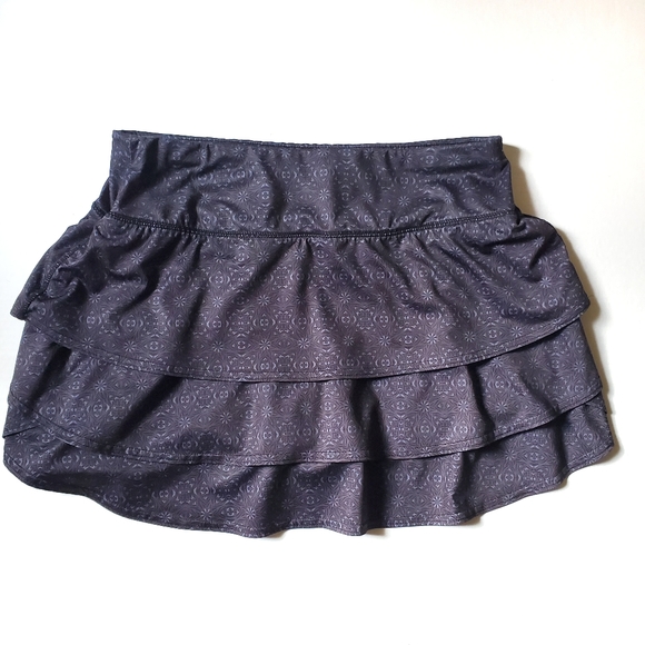 Athleta Pants - Athleta Swagger Dark Gray Starfruit Print Skort